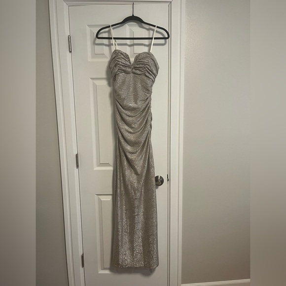 Adrianna Papell Dresses & Skirts - Adrianna Papell Shimmering Silver Dress